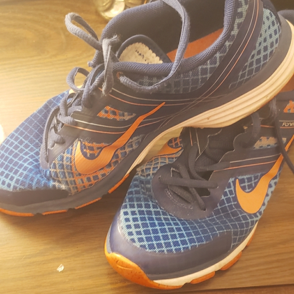 NIKE DUAL FUSION SHOES